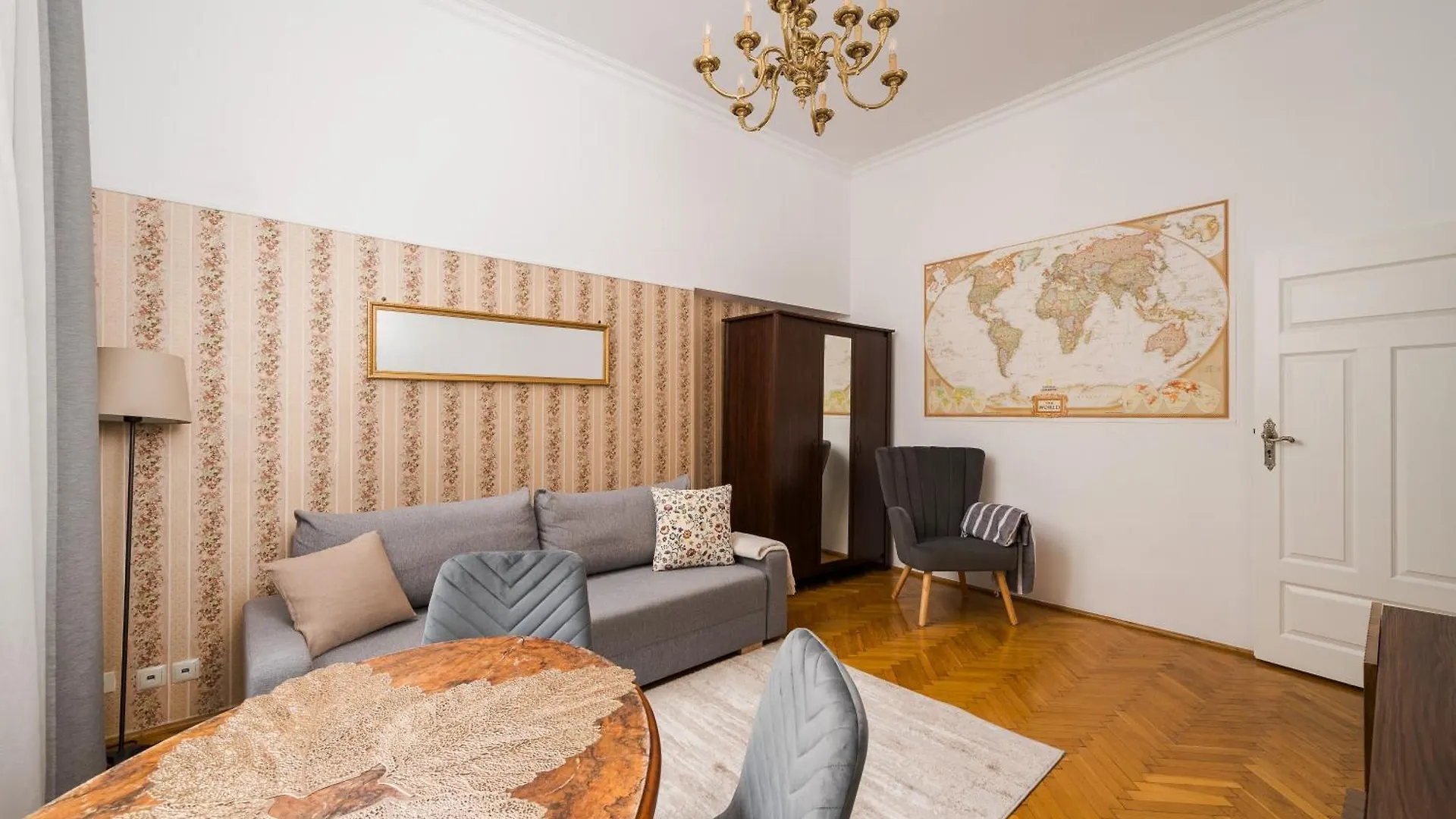Nowy Swiat 35 Apartment With Mezzanine Warszawa Polen